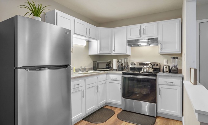 Springfield Apartment | Downtown Med District: Idyllic 2BD, 1BA Capital City Retreat