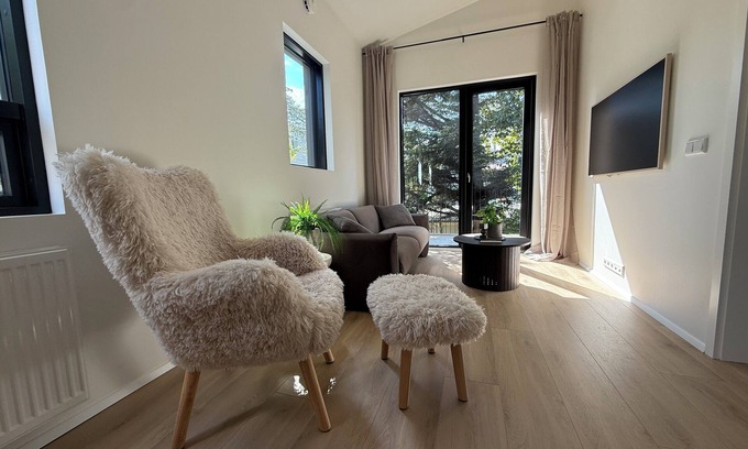 Vesturbær Apartment | Downtown Modern Luxury Apt 101 Everything Walking Distance