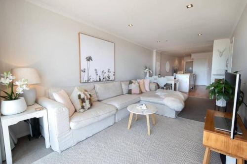 Mount Maunganui Apartment | Downtown Mount Maunganui Beach