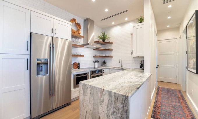 Royal Harbor Condo | Downtown Naples - 2022 Construction, Close to Beaches, 2-bed Waterfront Condo
