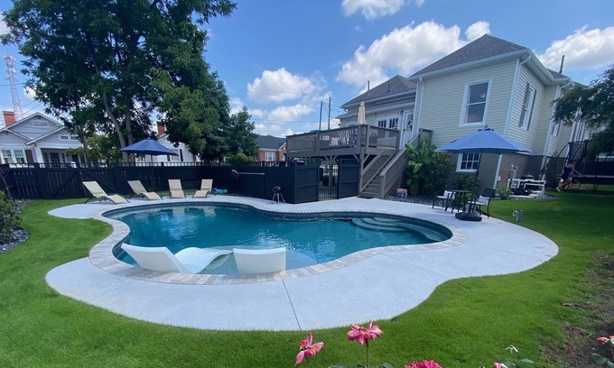 Newnan House | Downtown Newnan House with Pool