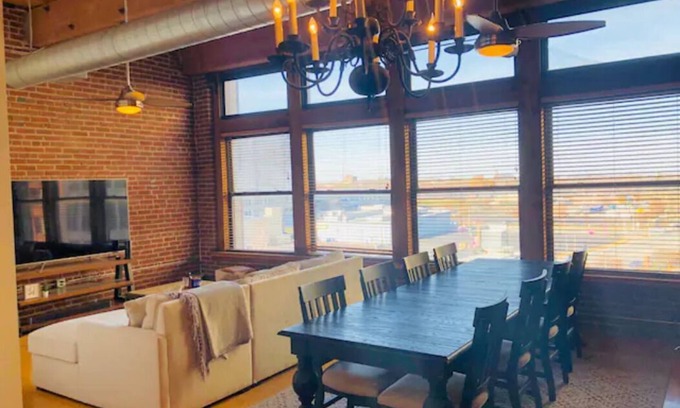 Downtown St. Louis Condo | Downtown + Parking + 2 Beds/2Bath