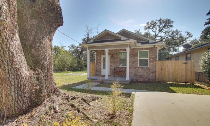 South Pensacola House | Downtown Pensacola Vacation Rental with Yard!