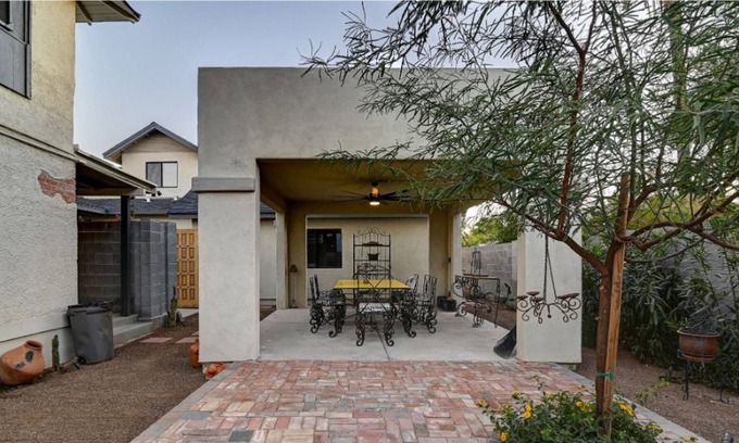 Roosevelt House | Downtown Phoenix 2beds 1.5bath Guest House