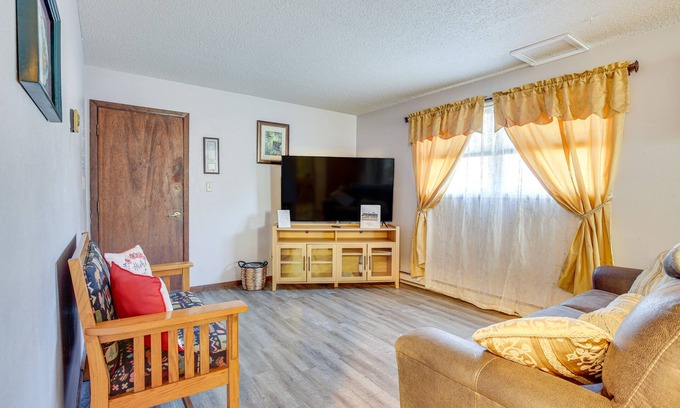 Pierre Apartment | Downtown Pierre Apartment ~ 1/2 Mi to River!