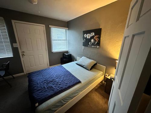 Richmond Heights House | Downtown Private Deluxe Room