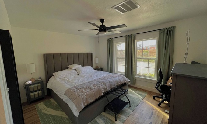 MacGregor House | Downtown Remote Work Retreat Long Term Blackout Curtains 2 Monitors King