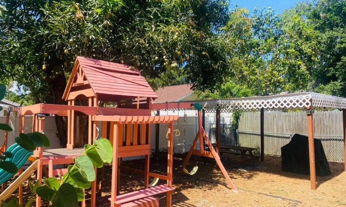 Park East House | Downtown Sarasota Florida Vacation Rental 3BR House, Pet-Friendly, Near Beaches