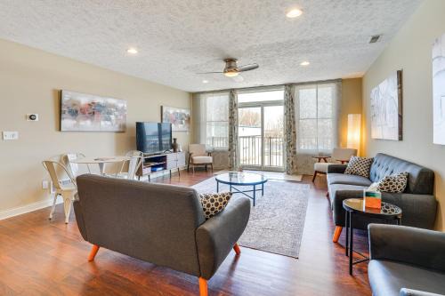 Saint Joseph Apartment | Downtown St Joseph Condo with Balcony and Harbor View
