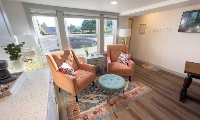 York Apartment | Downtown Studio | Small + Stylish | Near WWU
