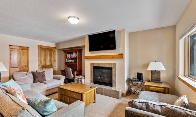 Downtown Steamboat Springs Condo | Downtown Summer Getaway! Farmers Market, Yampa River and Biking