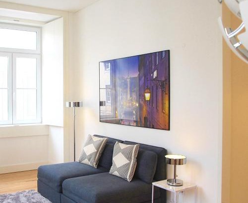 Santa Maria Maior Apartment | Downtown Sunny Apartment