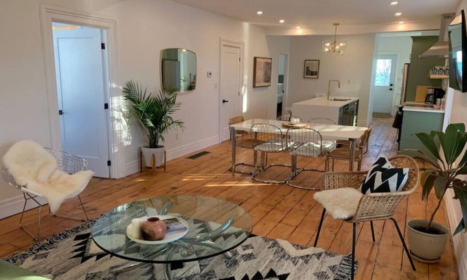 Wellington House | Downtown Wellington 2-Bedroom 2 bath w/Lake View