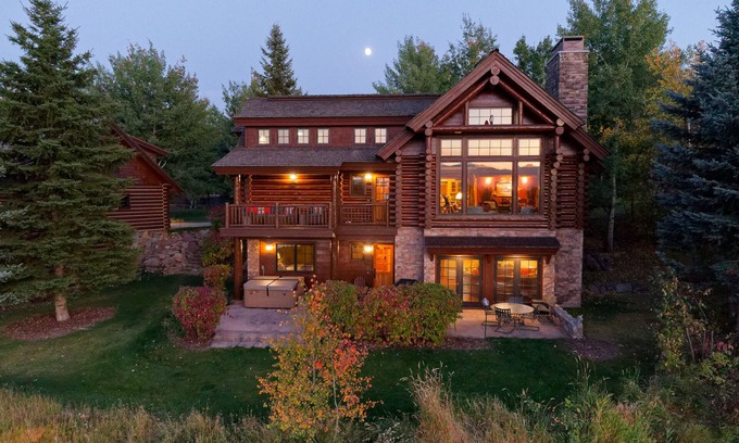 Victor House | Dragonfly Cabin Luxury in Teton Springs, Victor ID w/A/C, Hot Tub, High Tech