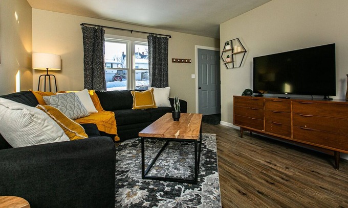 Downtown Dubuque House | Drake House Family: The Cooper