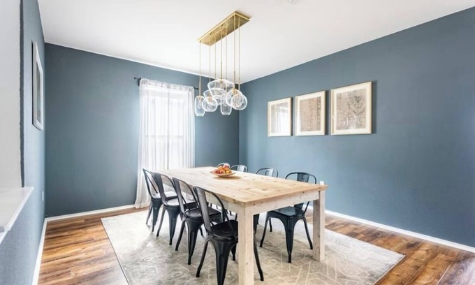 Austin House | Dream 4-Bedroom Oasis in Vibrant South Austin – Space, Style & Location!
