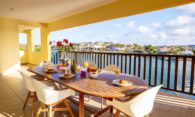 Jan Thiel Apartment | Dream apartment overlooking the marina!