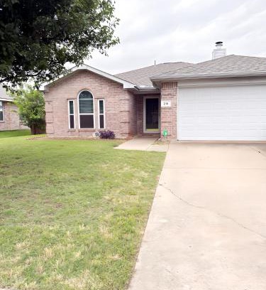 Wylie House | Dream away in this charming 3 beds home
