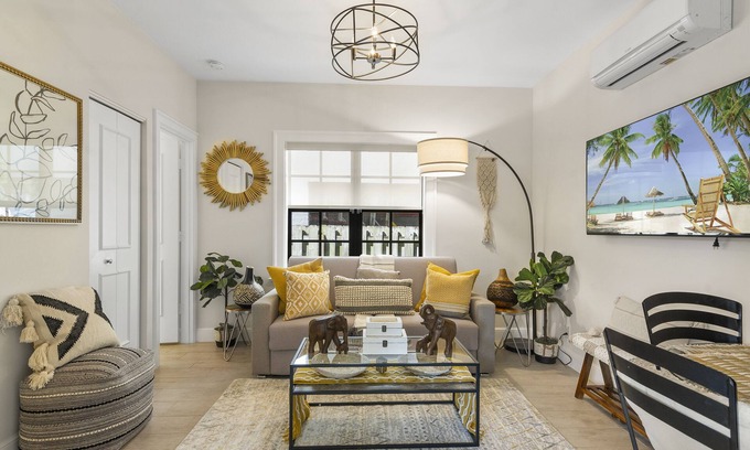 Old Northwood House | Dream Downtown Guest House