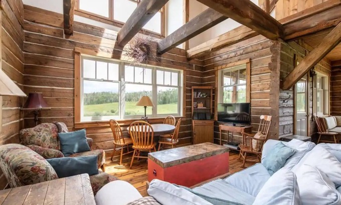 Clark Cabin | Dream for hiking, star gazing, fishing, lakes & hunting - 2 night minimum