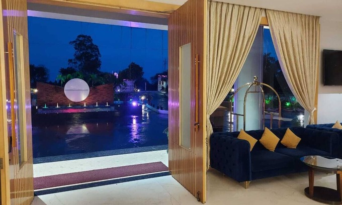 Ashta Hotel | Dream Resort