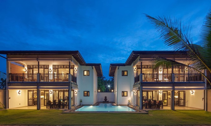 Hettimulla Villa | DreamBeachVillas Araliya and Lotus - luxurious and right on the white sand beach