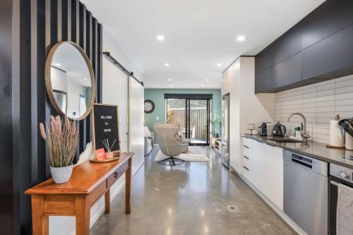 Johnsonville House | Dreamcatcher Cottage - 2BR Mystic Moonrise