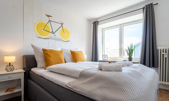 Kelheim Apartment | dreamcation - lemon theme|old town|2br|kitchen