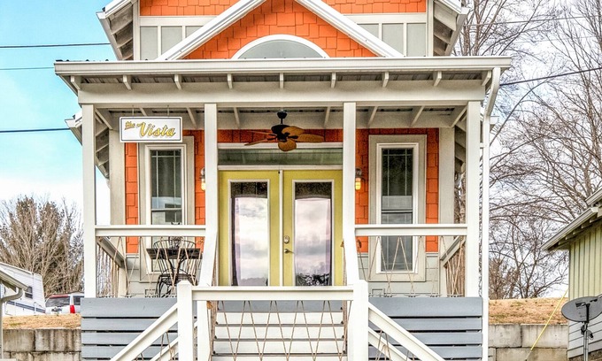 Jacksboro Cottage | Dreaming of your summer vacation?