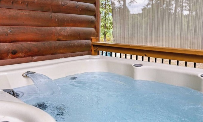 Cleveland Cabin | Dreamscape – Secluded Romantic Getaway Near Helen with Hot Tub & Fireplace