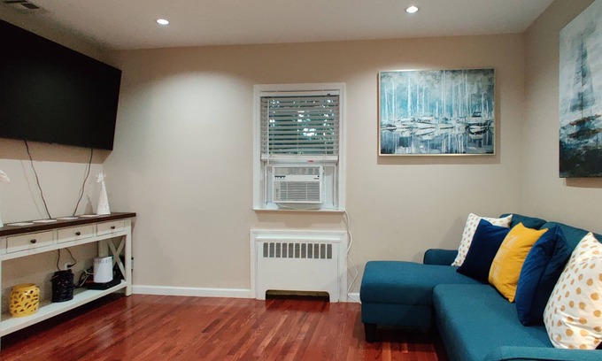 Hewlett Bed & Breakfast | Dreamy Apartment 15 mins from JFK