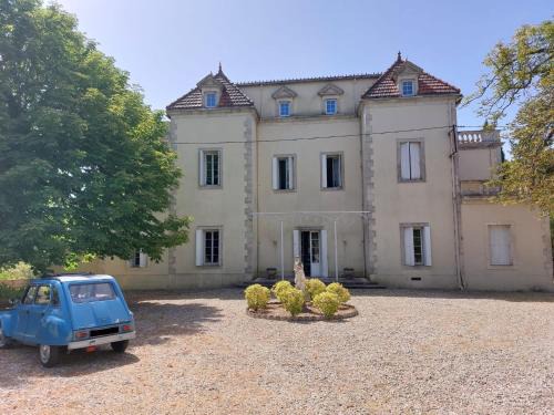 Saint-Ambroix Villa | Dreamy Château for big groups and their pets