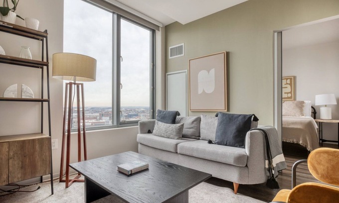 Theatre District Apartment | Dreamy Chinatown/Theater District 2BR w/W/D & Gym, nr T, by Blueground