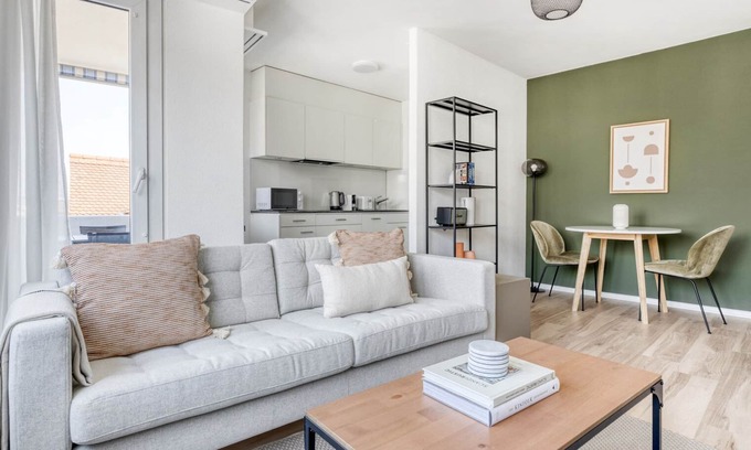 Iselin Apartment | Dreamy Iselin 2 Room w/Storage, 1min to Local Market, by Blueground