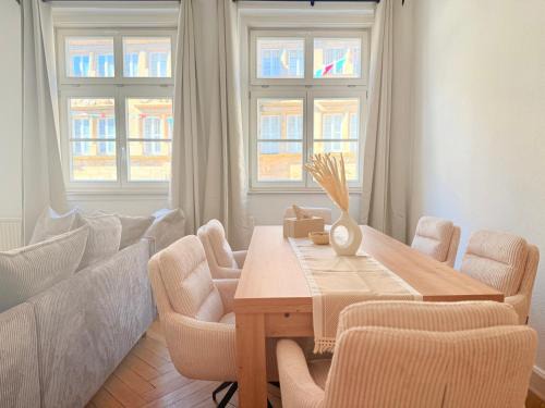 Coburg Apartment | DREAMZzz AltstadtTraum im Herzen Coburgs Parkplatz