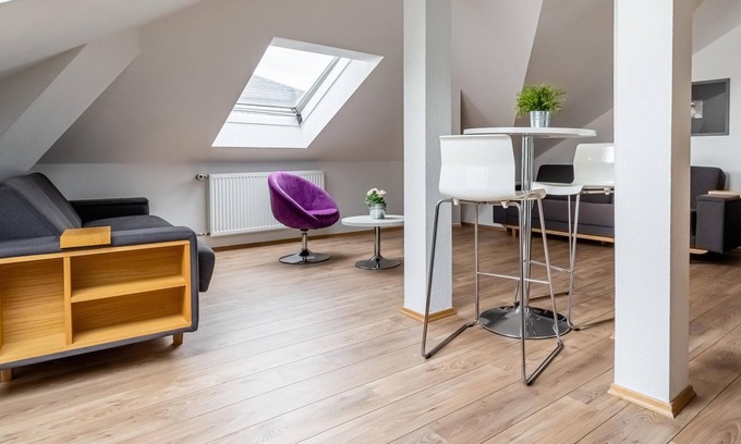 Innere Neustadt Apartment | Dresden Antonstraße | Two-Bedroom Attic Suite XL