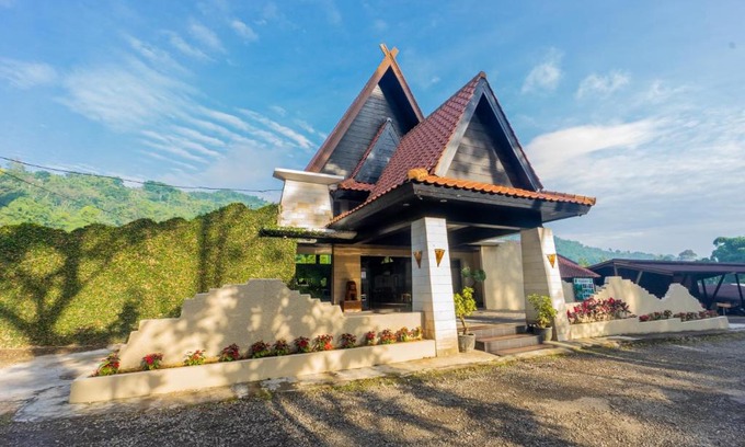 Pasirjambu Hotel | Driam Riverside Resort