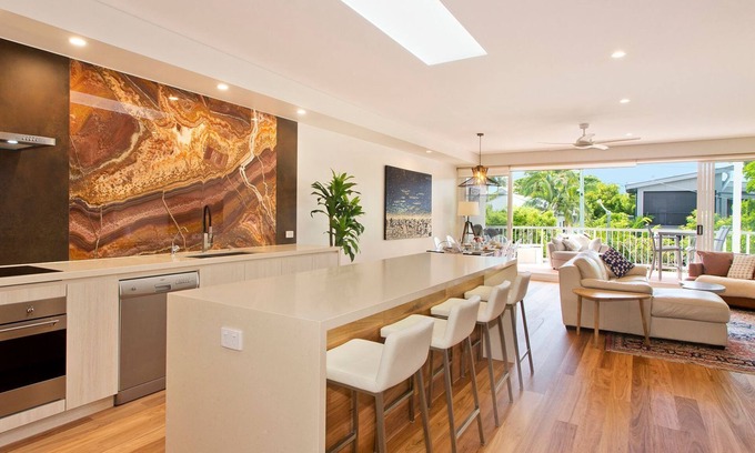 Noosaville Apartment | Drifters Unit 4 - River views at tastefully decorated unit