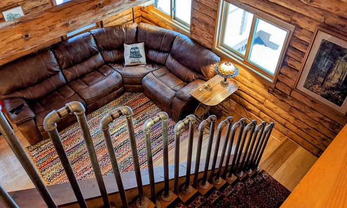 Lone Rock Cabin | 🌲Driftless Chalet🌲 Secluded 2BR cabin on 5 wooded acres