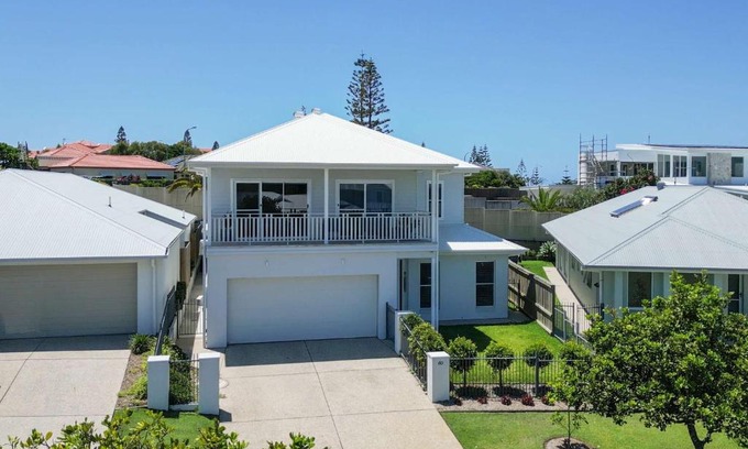 Yamba House | Driftwood - Oceanstays