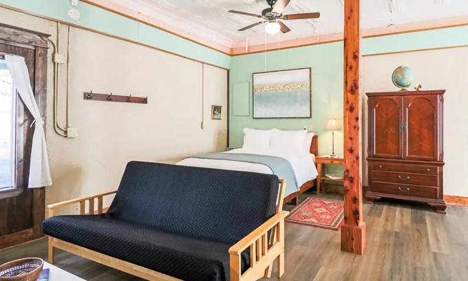 Cotter Apartment | Drifty's Hideaway - quaint apartment in Cotter