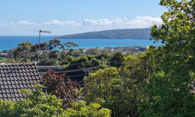 Dromana House | Dromana getaway with a view, air con and wi-fi.