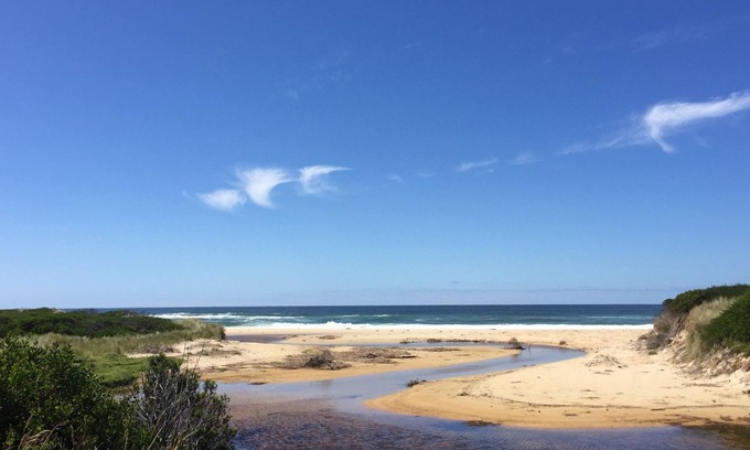 Beaumaris House | "Drop In" Beach Haus