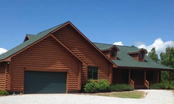 Drummond House | Drummond Island Hotel & Vacation Homes - Rocky Knoll Lodge