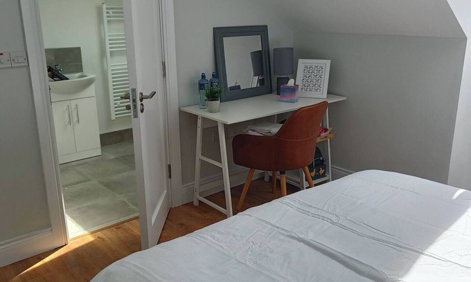 Darragh Apartment | Drumquin Accommodation Room 4