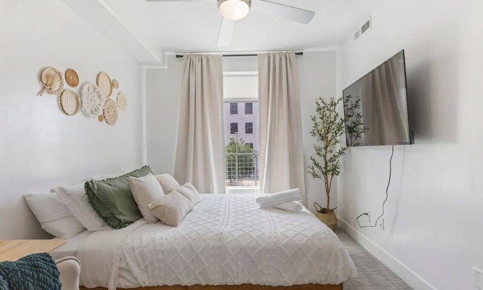 Rio Grande Apartment | DT SLC | Gym | Parking | Fire Pit | Walk Score 90