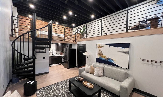Sioux Falls Apartment | DTSF Lauriebelles Loft in the heart of Downtown Sioux Falls