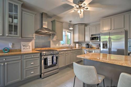 Lake Geneva House | Dtwn Lake Geneva Home, Walk to Beach and Restaurants