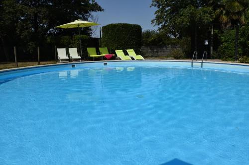 Lembras Apartment | Du vert & du bon air - Linge maison inclus - Parking Privé Gratuit - Centre ville Bergerac 10mn - Domaine Bellevue Cottage en Périgord