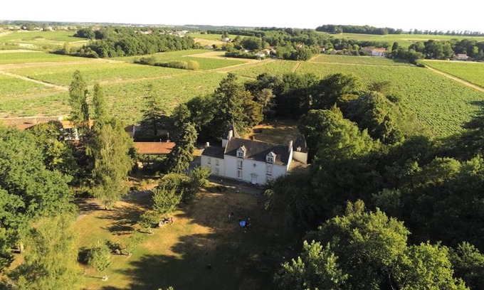 La Bernardiere House | Du Vignoble à l'Atlantique - Château Cassemichère gîte